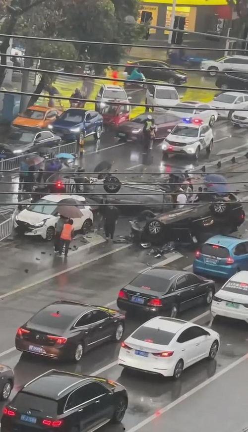 重庆小车爆料事件视频,视频揭露惊人真相  第2张